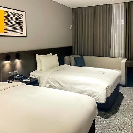 Hotel Ambience Plaza Jmd - Delhi Airport Neu-Delhi Exterior foto