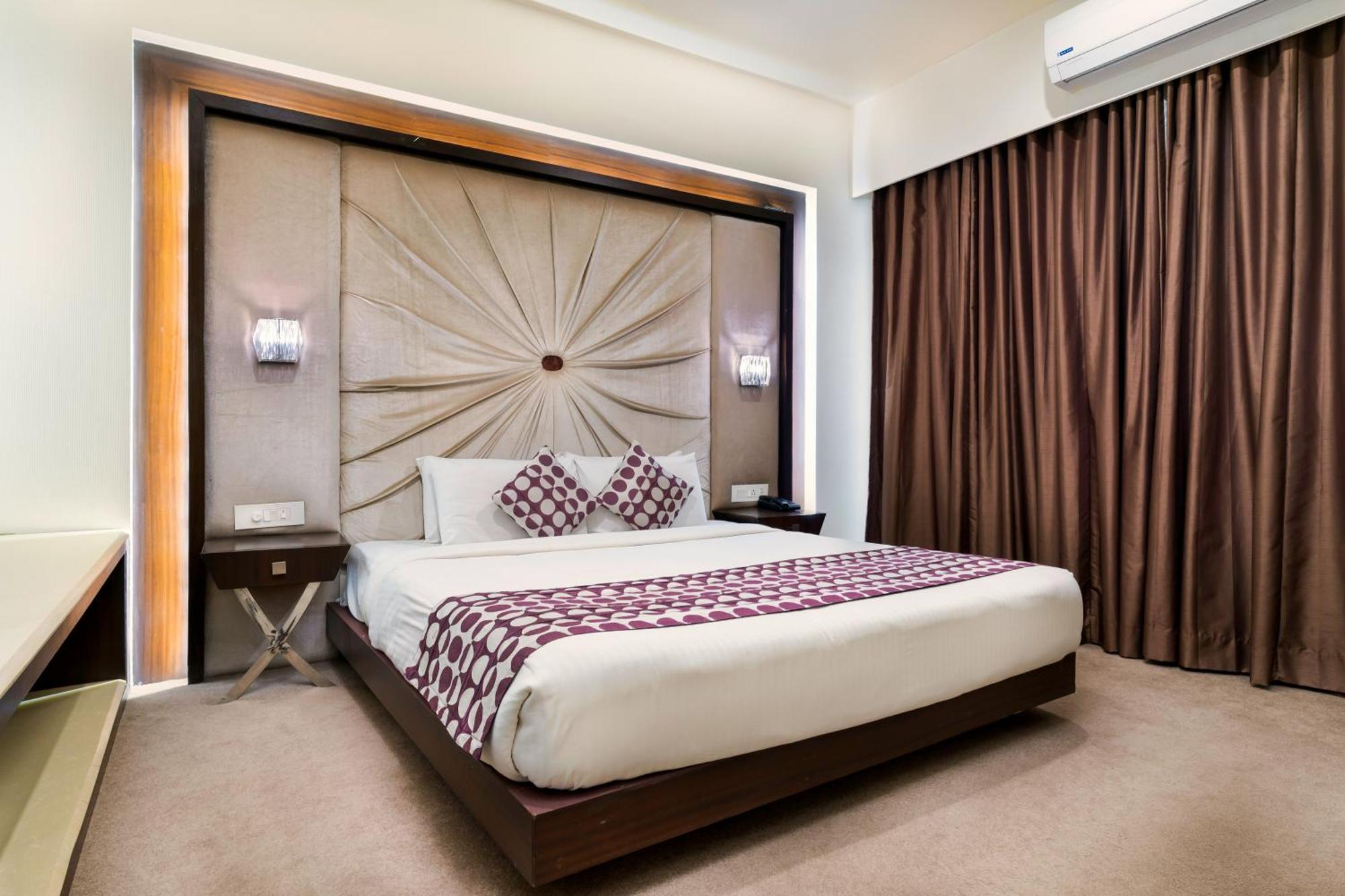 Hotel Ambience Plaza Jmd - Delhi Airport Neu-Delhi Exterior foto
